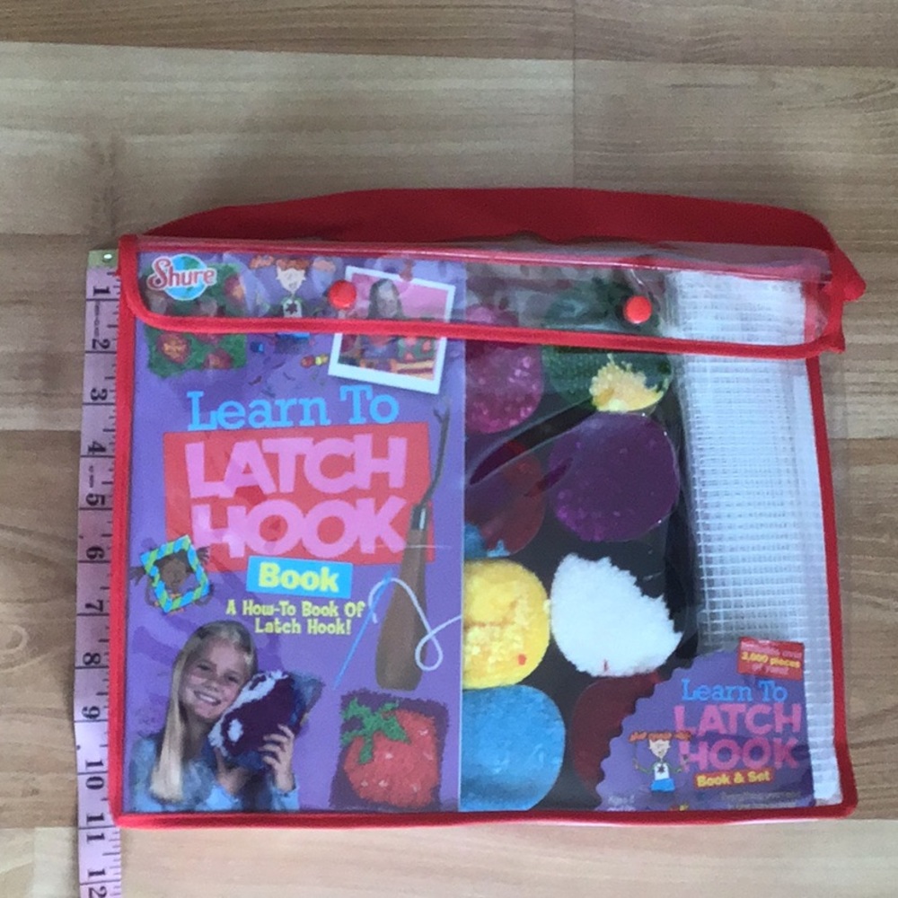 Latch Hook Book & Set - Picture 6 of 16